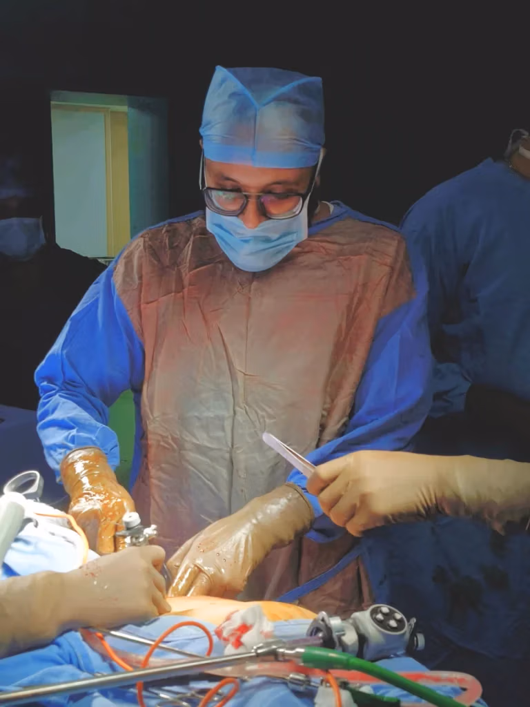 Dr Yusuf Saifee performing urology surgery in operation theatre of Indore